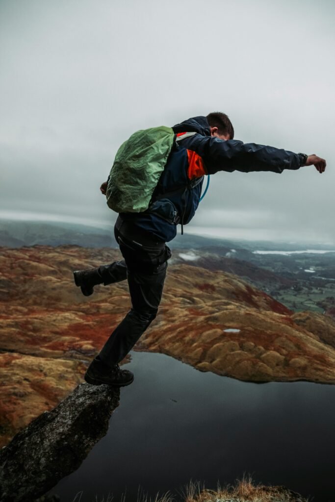 So bereitest du dich optimal vor: How-to-Anleitungen für sicheres Wandern 6 chandler media TX26xYYm00g unsplash
